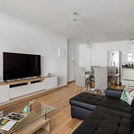 Highview Terrace 1br, 300m To By Host For Us Armacao de Pera