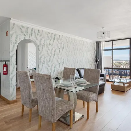 Highview Terrace 1br, 300m To By Host For Us * Armacao de Pera