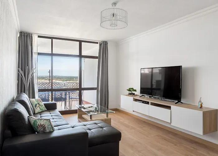 Highview Terrace 1br, 300m To By Host For Us