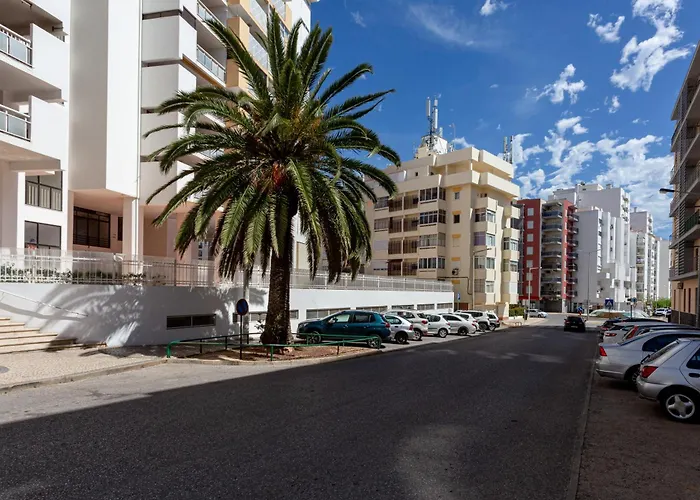 Highview Terrace 1br, 300m To By Host For Us