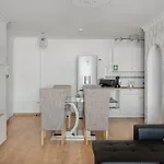 Apartman Highview Terrace 1br, 300m To By Host For Us