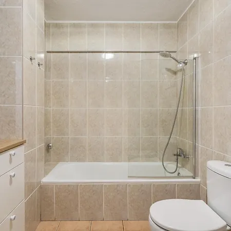 Highview Terrace 1br, 300m To By Host For Us Lejlighed Armação de Pêra