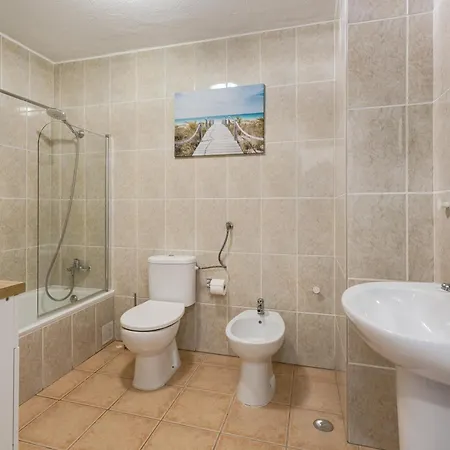 Highview Terrace 1br, 300m To By Host For Us Lejlighed